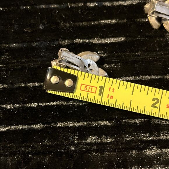 Vintage 1950s MCM Smokey Clear Rhinestone Cluster Clip On Earrings Marquise Leaf - Picture 6 of 6